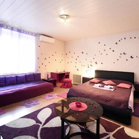 Apartment Orange Purple Blue Zagreb Luaran gambar